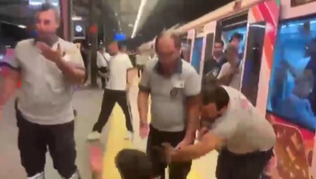 Marmaray’da Yumruklu Hengame